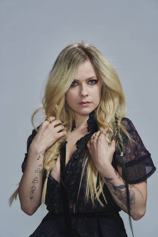Avrile Lavigne Pretty For Guardian Photoshoot Hot Celebs