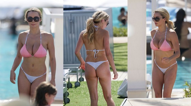 Lindsey Pelas – Bikini Candids in Miami