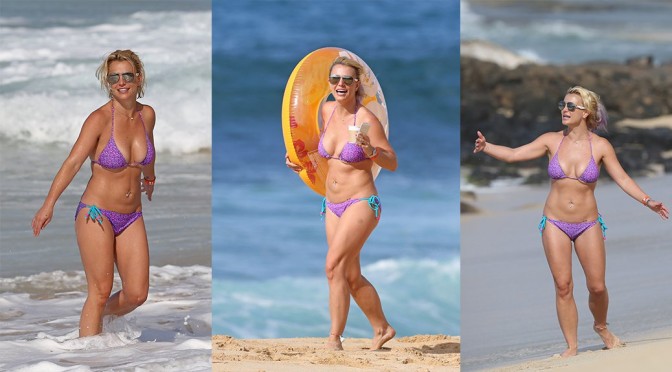 Britney Spears – Bikini Candids in Hawaii