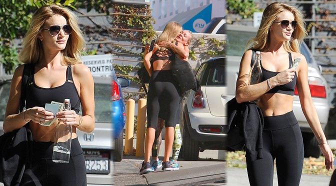 Rosie Huntington-Whiteley – Candids in Los Angeles