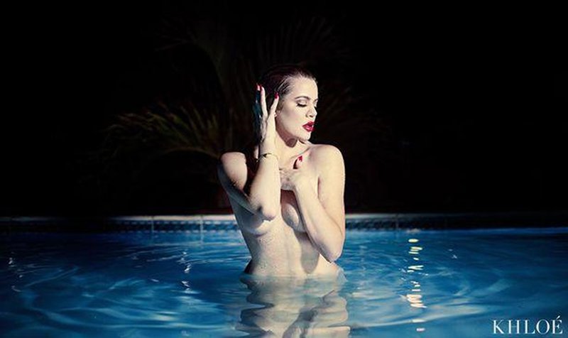 Khloe Kardashian Naked In A Pool As She Compares Herself To Marilyn Monroe