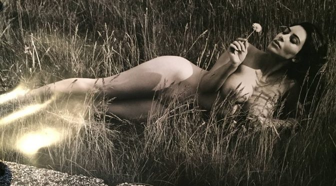Kim Kardashian – GQ Magazine Naked Photoshoot Outtake