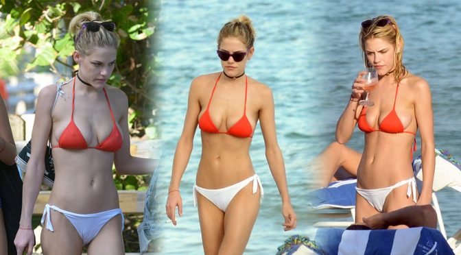 Ashley Smith – Bikini Candids in Miami