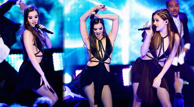 Hailee Steinfeld – Dick Clark’s New Year’s Rockin’ Eve 2017