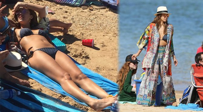 Jessica Alba – Bikini Candids in Hawaii