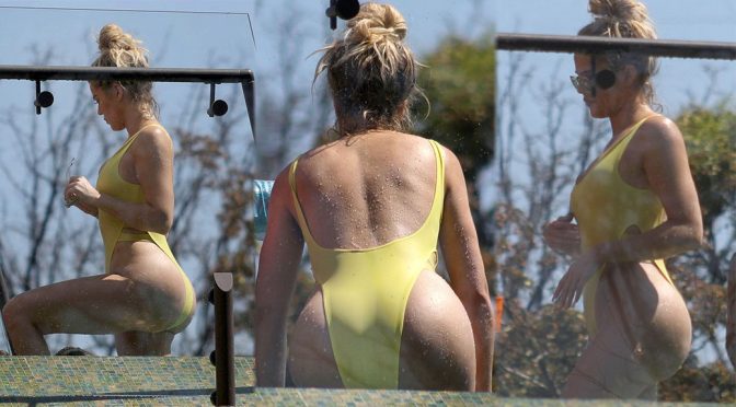 Khloe Kardashian -Swimsuit Candids in Costa Rica