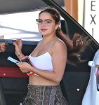 Ariel Winter Legs Boobs