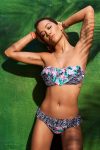 Rita Ora Tezenis Bikini ()