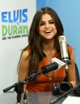 Selena Gomez Braless Pokies