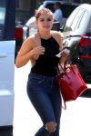 Ariel Winter Busty Braless