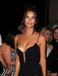 Emily Ratajkowski Boobs Nipslip