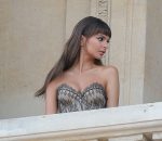 Emily Ratajkowski Cleavage Boobs