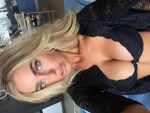 Elizabeth Turner Sexy Leaks ()