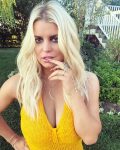 Jessica Simpson Cleavage