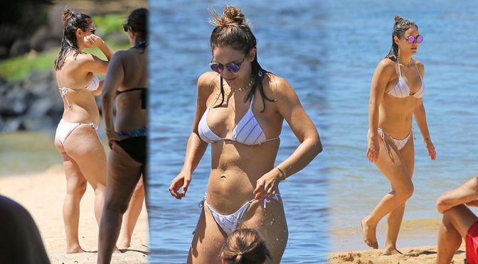 Katharine McPhee – Bikini Candids in Hawaii