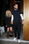 Avrile Lavigne Upskirt