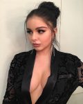 Ariel Winter Clevage Boobs