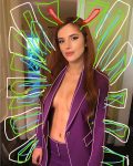 Bella Thorne Braless