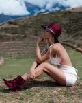 Sara Jean Underwood Sideboob