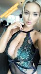 Lindsey Pelas