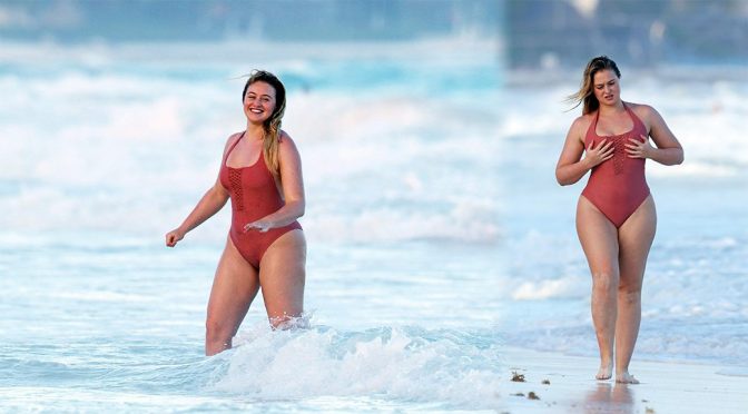 Iskra Lawrence – Swimsuit Candids in Tulum