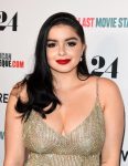 Ariel Winter Sexy Cleavage