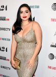 Ariel Winter Sexy Cleavage
