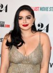 Ariel Winter Sexy Cleavage