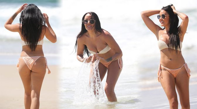 Davina Rankin – Bikini Candids in Australia
