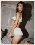 Emily Ratajkowski Nude