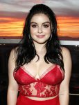 Ariel Winter Boobs