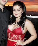 Ariel Winter Boobs