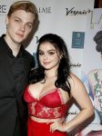 Ariel Winter Boobs