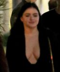 Ariel Winter Braless Boobs