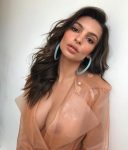 Emily Ratajkowski Boobs