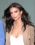 Emily Ratajkowski Sexy