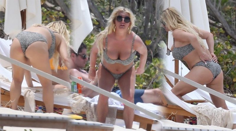 Jessica Simpson – Bikini Candids in Bahamas