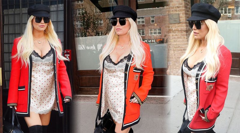 Jessica Simpson – Cleavage Candids in New York