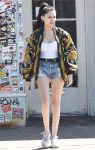 Madison Beer Sexy Legs