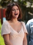 Selena Gomez Sexy Legs
