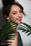 Violett Beane