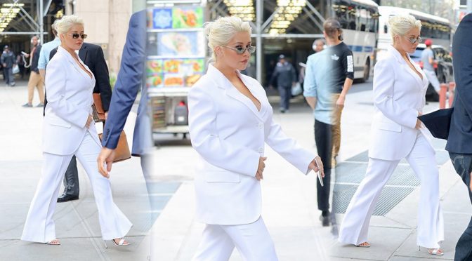 Christina Aguilera – Candids in New York