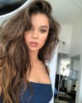 Hailee Steinfeld Sexy Selfie