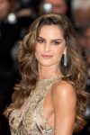 Izabel Goulart Sexy