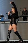 Taylor Swift Sexy Legs