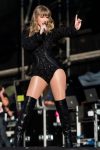 Taylor Swift Sexy Legs