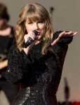 Taylor Swift Sexy Legs
