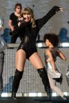 Taylor Swift Sexy Legs