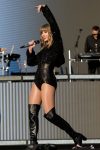 Taylor Swift Sexy Legs