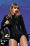 Taylor Swift Sexy Legs